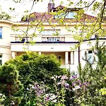 Riviera Apartment